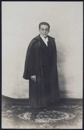 Porträt Alexander Girardi. Fotografie (Weltpostkarte mit gedrucktem Namenszug). Wien, um 1900