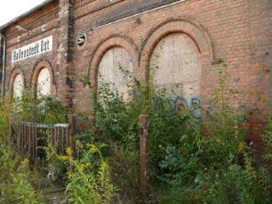 Die seit 120 Jahren bstehende Bahnstrecke am Nordrand des Harzes zwischen Aschersleben und Quedlinburg wurde stillgelegt. Hier der ehemalige Bahnhof Ballenstedt-Ost