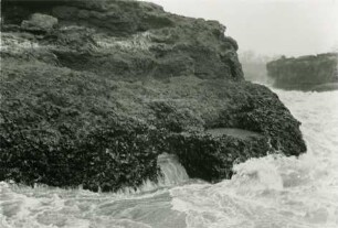 Stromschnellen "Ferrador" des Rio Grande in der Nähe von Icém bei fallender Wasserwoge