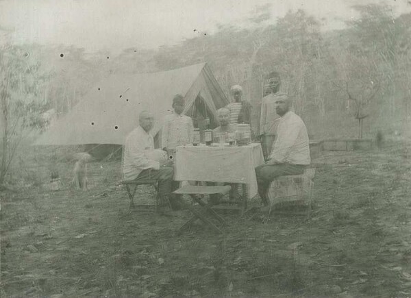 Camp près de Livale (Serg. Herzog, Tornau, Aimer)