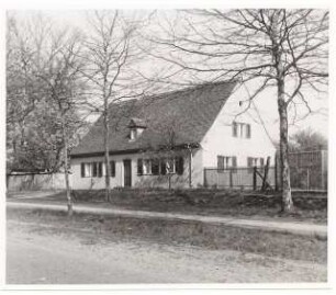 Siedlung Lendelsches Gelände, Potsdam-Bornstedt: Wohnhaus (Thunert, Baur ?) Vorderansicht