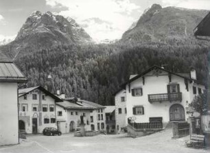 Der Dorfplatz in Scuol