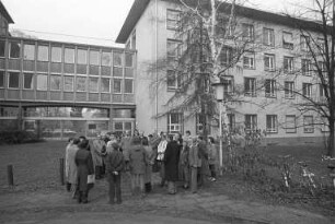 Schließung der Landesfrauenklinik in der Kaiserallee 10 und Umwandlung in eine psychiatrische Klinik