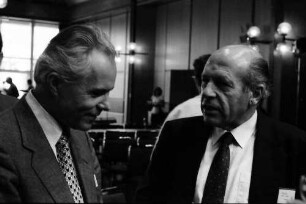 32. Tagung 1982 Physiker; Eröffnung am 26.06.82: Rudolf L. Mößbauer, G. Lehr