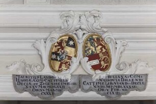 Wappenpaare in Kartuschen — Wappen des Landgrafen Moritz von Hessen-Kassel (1572-1632) und seiner Ehefrau Juliane von Nassau-Dillenburg (1587-1643)
