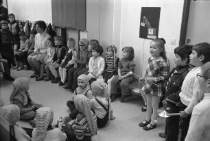 Einweihung eines ökumenischen Kindergartens in der Reinhold-Schneider-Straße 94 in der Baumgartensiedlung, getragen von der evangelischen und katholischen Kirchengemeinde Rüppurr