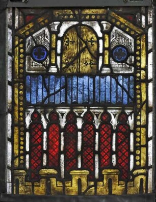Südliches Chorfenster — Darstellung einer Gebäudefassade