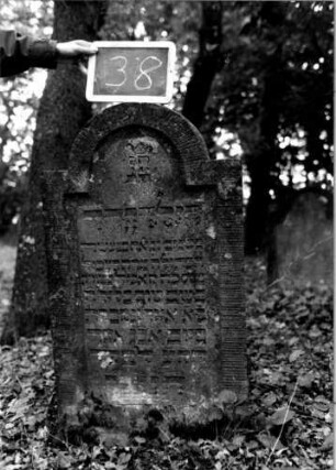 Grabstein 38 [Nir S. 49 Nr. 4.02]