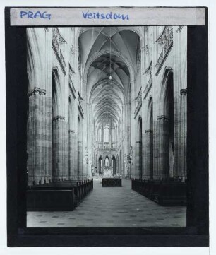 Prag, Veitsdom : Blick zum Chor