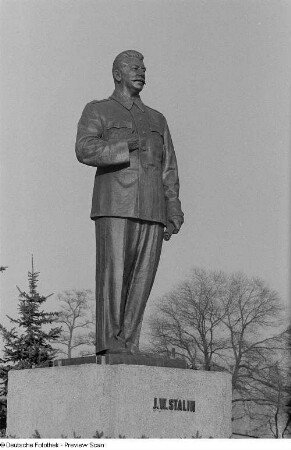 Statue Stalins auf dem Karl-Marx-Platz