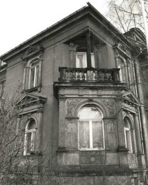 Dresden-Strehlen, Karcherallee 49/Ecke Tiergartenstraße. Villa (um 1885). Eckerker