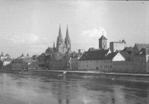 Regensburg: Stadtansicht mit Donau