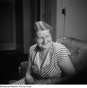 Porträtserie von der Lichtbildnerin Hildegard Jäckel