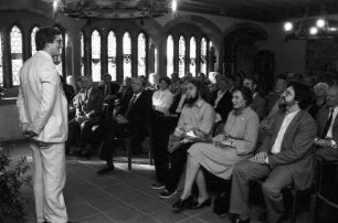Freiburg: Gerichtslaube, Ingeborg Hecht, Leifgeiges, Buchübergabe "Der Siechen Wandel. Die Aussätzigen im Mittelalter und heute", Verlag Kehrer