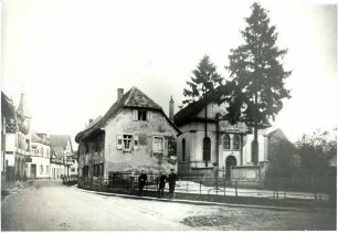 Bühl, RA; Synagoge am Johannesplatz, im Vordergrund die "alte Judenschule"