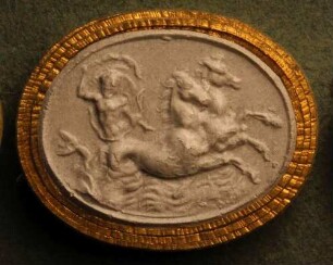 Neptun, von zwei Hippokampen getragen (Daktyliothek, Erstes Mythologisches Tausend)