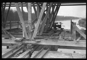 Donaubrücke Leipheim: Lehrgerüstverschiebung