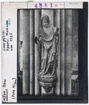Köln: Dom, Chor, Pfeiler mit Apostel Matthäus