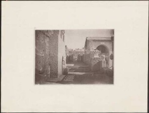 Aufgang zur Ruine einer römischen Villa.