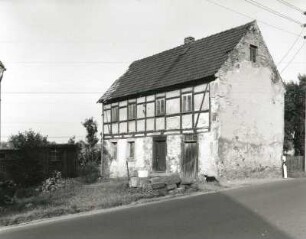 Wachau. Ehemaliger Bauernhof, Hauptstraße 19 (Anfang 19. Jahrhundert). Nebengebäude, Straßenansicht
