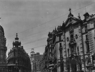 Die Gran Via : Blick von der Straße Calle Alcalá in die Straße Gran Via