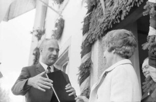 Bernau: Regierungspräsident Dr. Person, Überreichung des Preises