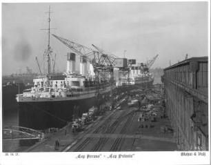 Luxusdampfer "Cap Arcona" : Luxusdampfer "Cap Arcona" (1927; Blohm und Voss) der Hamburg Südamerikanische Dampfschifffahrts-Gesellschaft (HSDG) im Hamburger Hafen