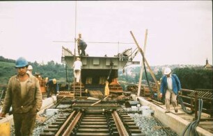 Marbach Neckarviadukt Vorschub Brückenfeld Hohlkastenträger Bautrupp