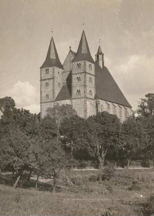 Geithain, Nikolaikirche : Geithain. Nikolaikirche. Ansicht von Westen mit Doppeltürmen (1101/1200)