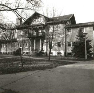 Böhlen-Großdeuben, Hauptstraße 21. Villa (um 1900)