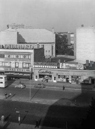 180° Panorama, Bild 5 von 5. Blick über den Joachimsthaler Platz den Kurfürstendamm entlang.. Berlin-Charlottenburg, Joachimsthaler Platz