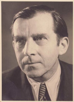 Porträt Bodo Uhse (1904-1963; Schriftsteller, Drehbuchautor, Nationalpreisträger). Fotografie 1955. Dresden: Deutsche Fotothek