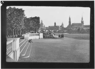 Dresden. Blick vom Dr.-Rudolf-Friedrichs-Ufer