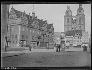 Wittenberg, Markt. Blick gegen Rathaus und Stadtkirche