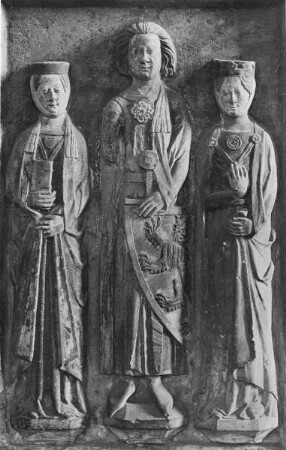 Grabplatte für einen Grafen von Gleichen und seine beiden Frauen