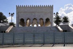 Gedenkstätte in Rabat : Blick auf die Moschee neben dem Mausoleum für König Mohammed V. in Rabat, aufgenommen am 06.11.2008