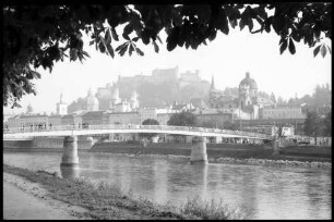 Salzburg: Salzach Brücke, Hintergrund Hohensalzburg