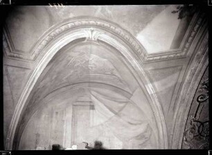 Schloßkirche; Reinigungsversuch an der Deckenmalerei der zweiten westlichen Empore