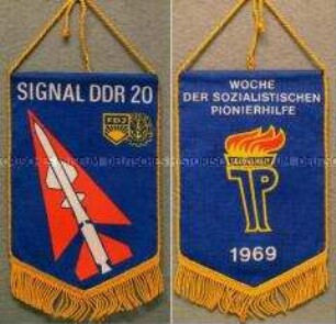 Wimpel zur Woche der sozialistischen Pionierhilfe im Kampfauftrag "Signal DDR 20"