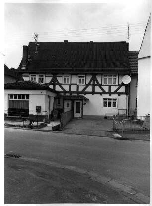 Solms, Ringstraße 26, Ringstraße 28