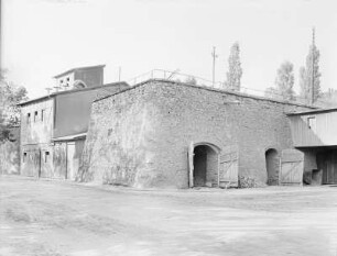 Kalkswerk Münchhof : Ostrau. Kalkwerk Münchhof. Eckansicht eines Kalkofens und der Kalkmühle