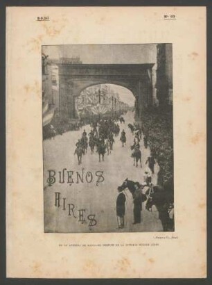 En la Avenida de Mayo - el desfile de la División Buenos Aires - [Fotografía]