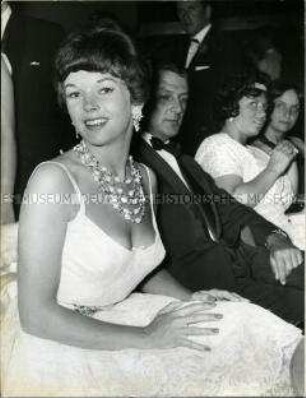 Dawn Addams beim Filmball der Berliner Filmfestspiele 1959
