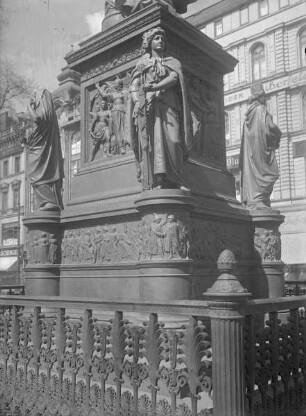 Freiherr von Stein-Denkmal