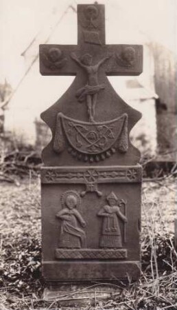 alter Friedhof. Grabkreuz