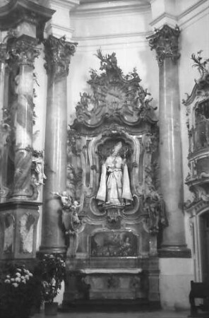 Zwiefalten: Figuren im Kloster