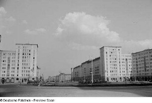 Teilansicht der Stalinallee