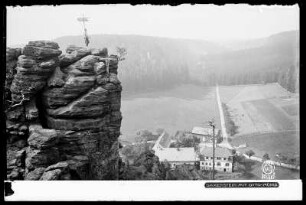 Daxenstein mit Blick auf den Gasthof Ottomühle im Rosenthal-Bielatal