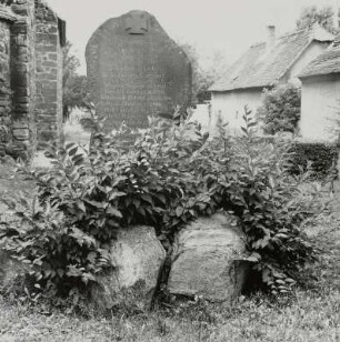 Denkmal für die Gefallenen des 1. Weltkrieges : Denkmal für die Gefallenen des 1. Weltkrieges. Stein (nach 1918). Schkeuditz, Am Schulplatz