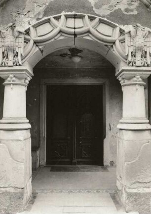 Dresden-Neustadt, Arndtstraße 2. Villa (um 1895). Windfang und Portal